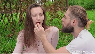 Lovers Get An Orgasm Outdoors Full Video